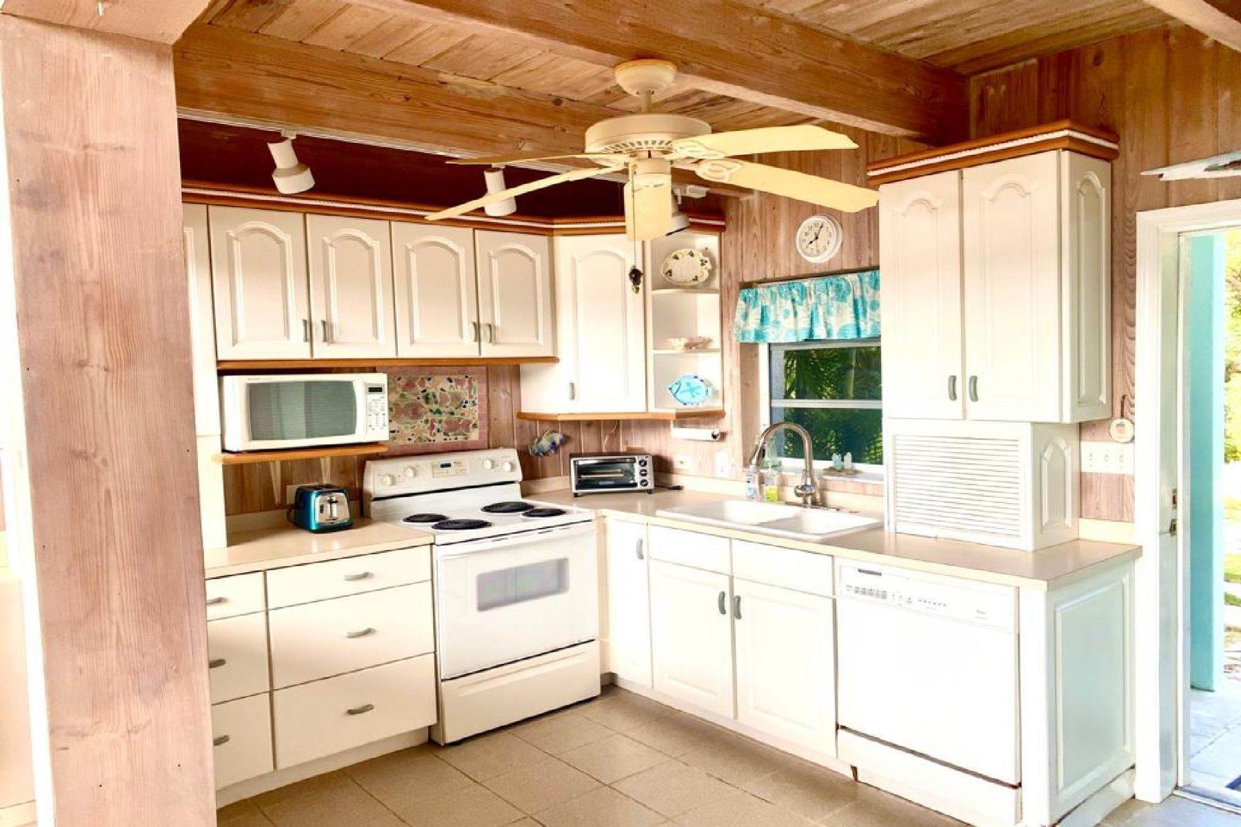 5. Single Family Homes for Sale at Palmetto Shores, Palmetto Point, Eleuthera, Bahamas