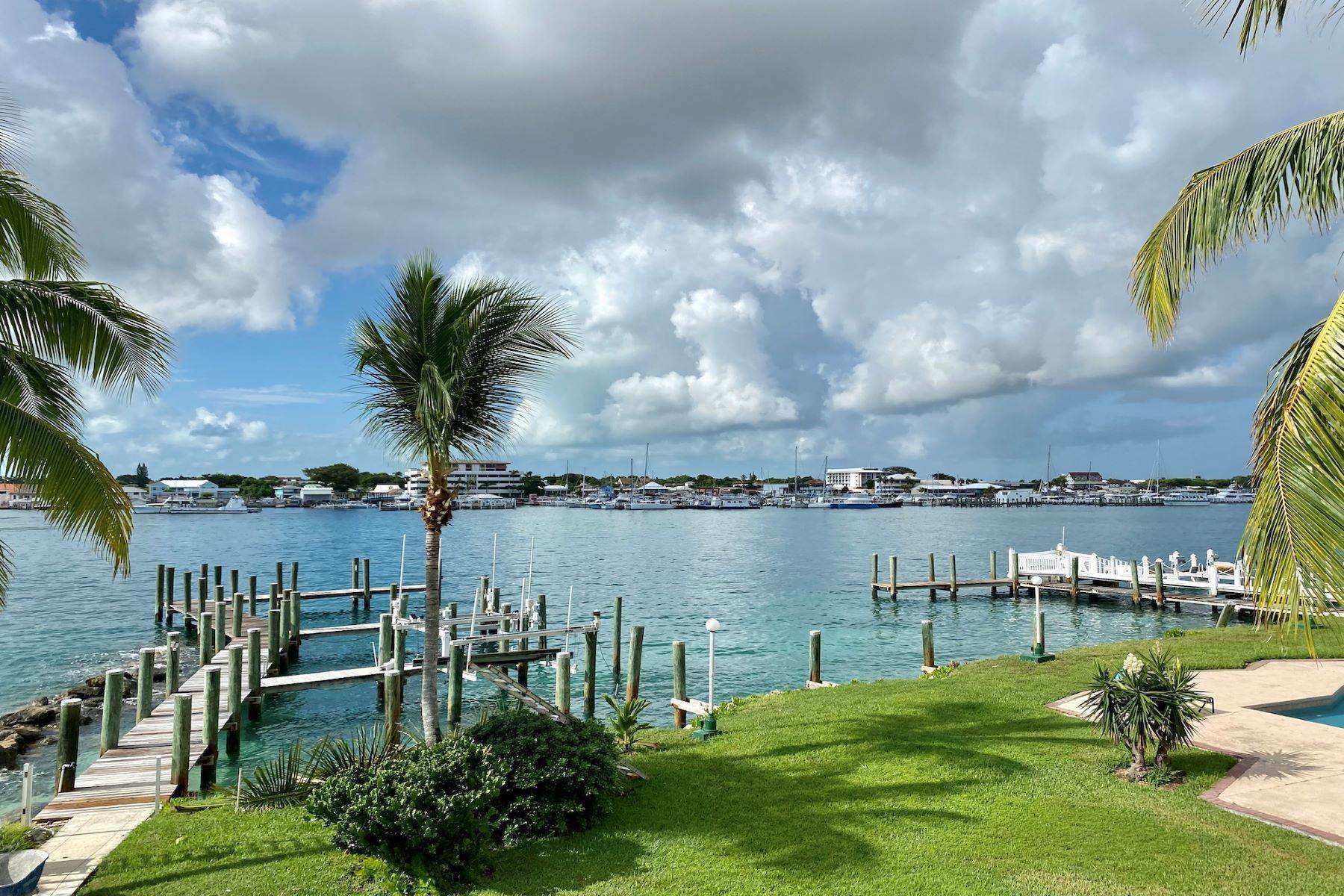 11. Condominiums for Sale at Flamingo Court, Paradise Island, Nassau and Paradise Island, Bahamas