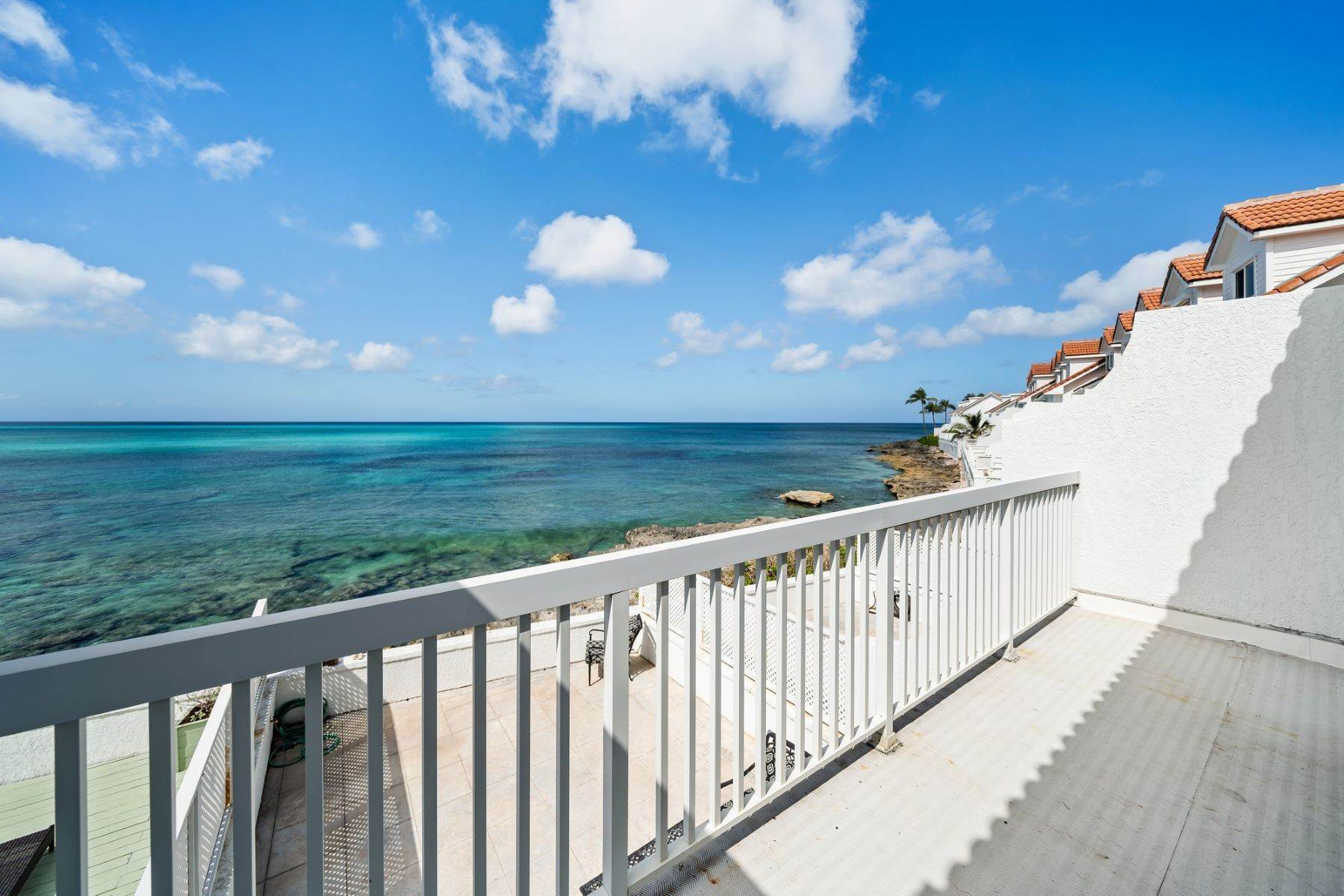 3. Townhouse for Sale at Delaporte Point, Cable Beach, Nassau and Paradise Island, Bahamas
