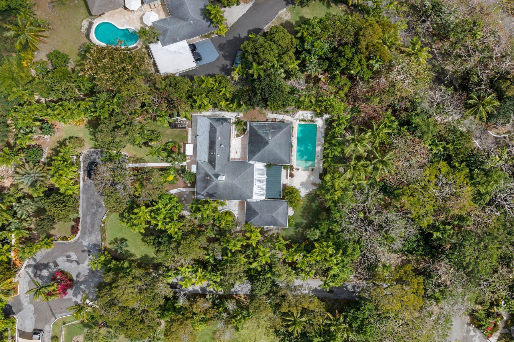 22. Single Family Homes for Sale at La Casita, Prospect Ridge Prospect Ridge, Nassau and Paradise Island, Bahamas