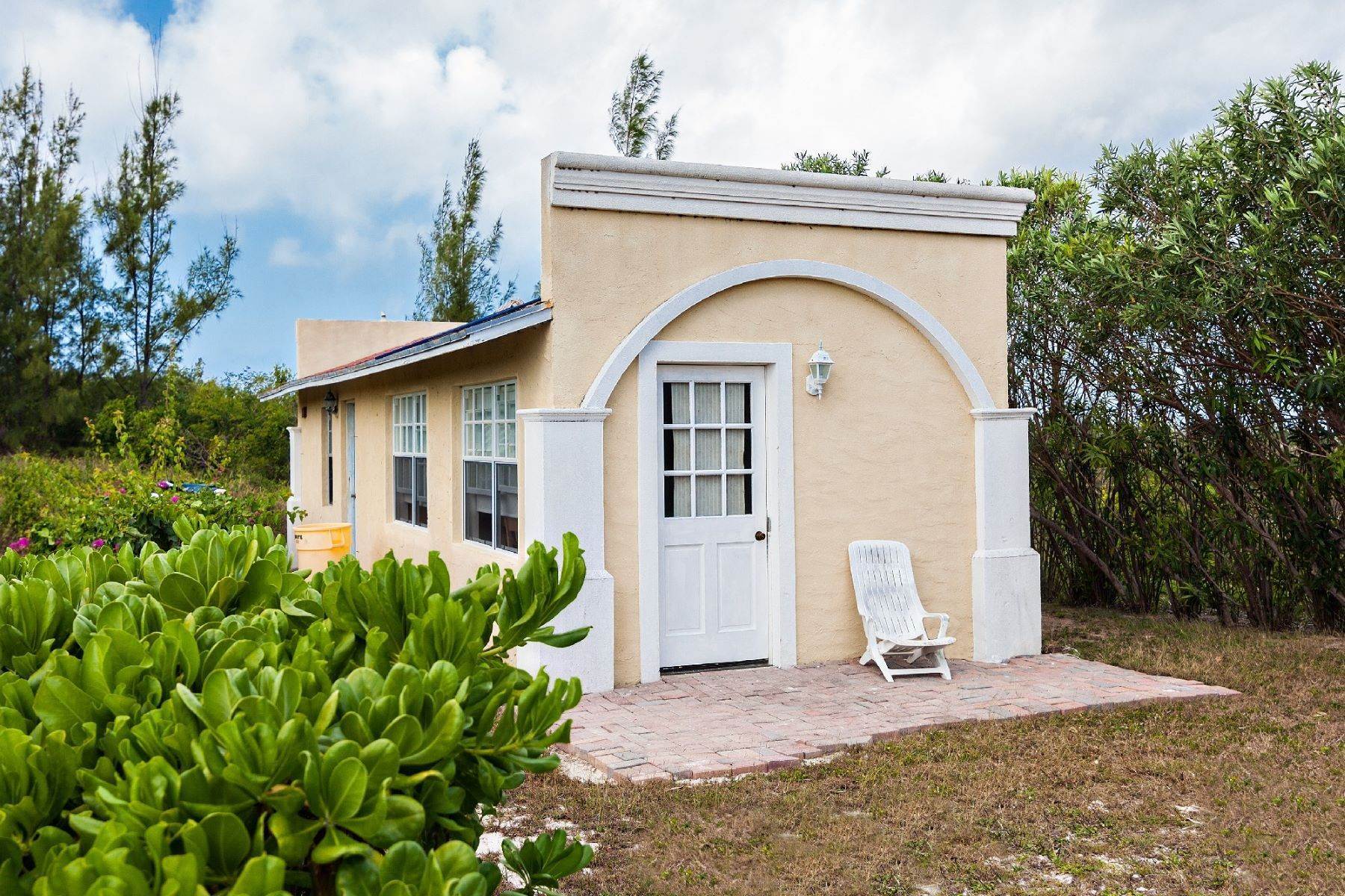 24. Single Family Homes pour l Vente à Oceanfront Luxury Estate Banks Road, Governors Harbour, Eleuthera, Bahamas