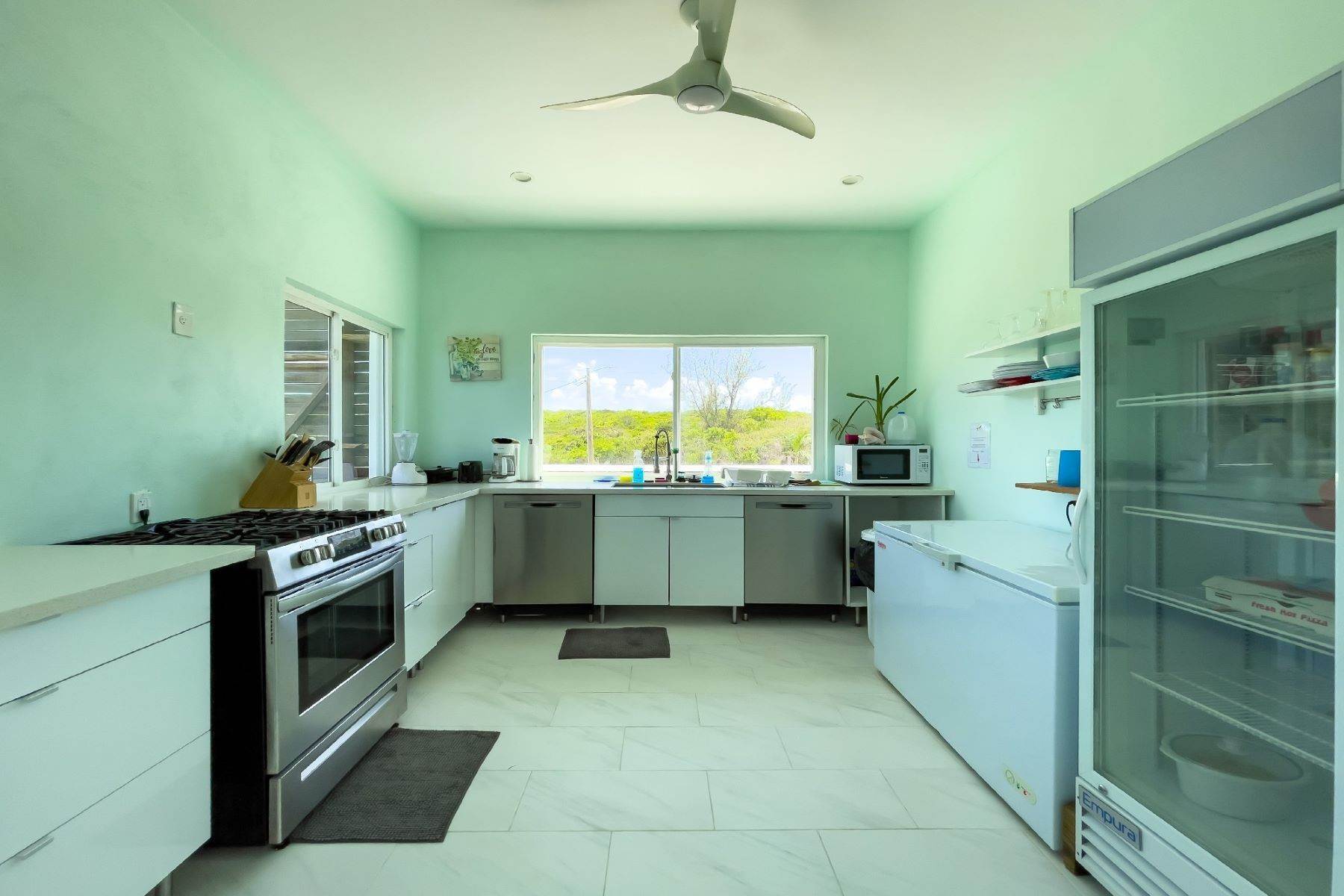 27. Single Family Homes 为 销售 在 加弗纳港, 伊路瑟拉, 巴哈马
