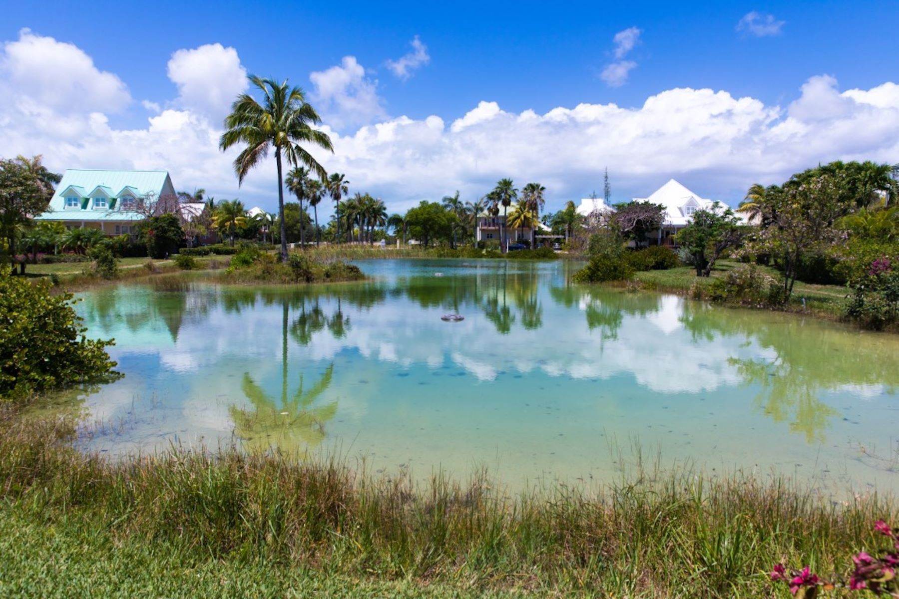 36. Single Family Homes for Sale at Lucaya, Freeport and Grand Bahama, Bahamas