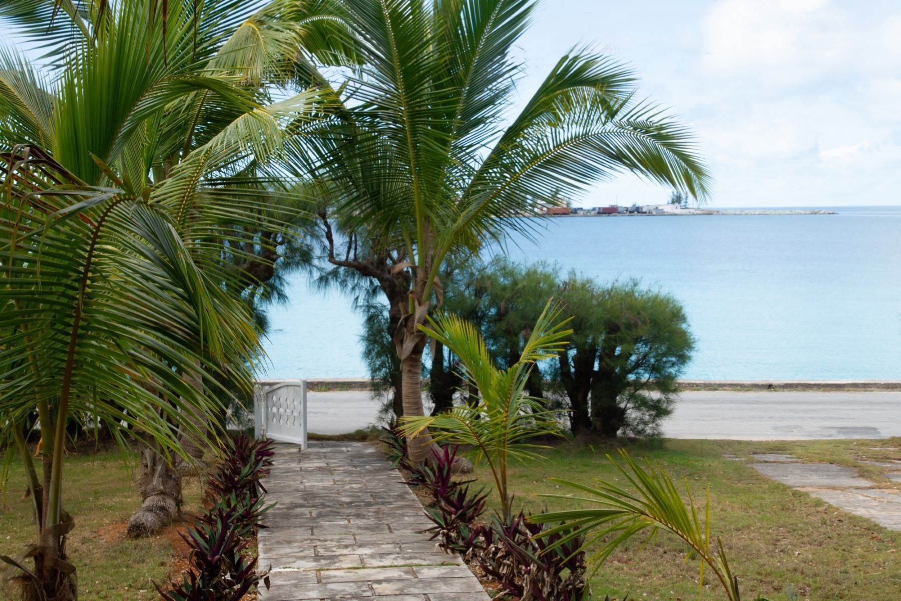 3. Single Family Homes for Sale at Governors Harbour, Eleuthera, Bahamas