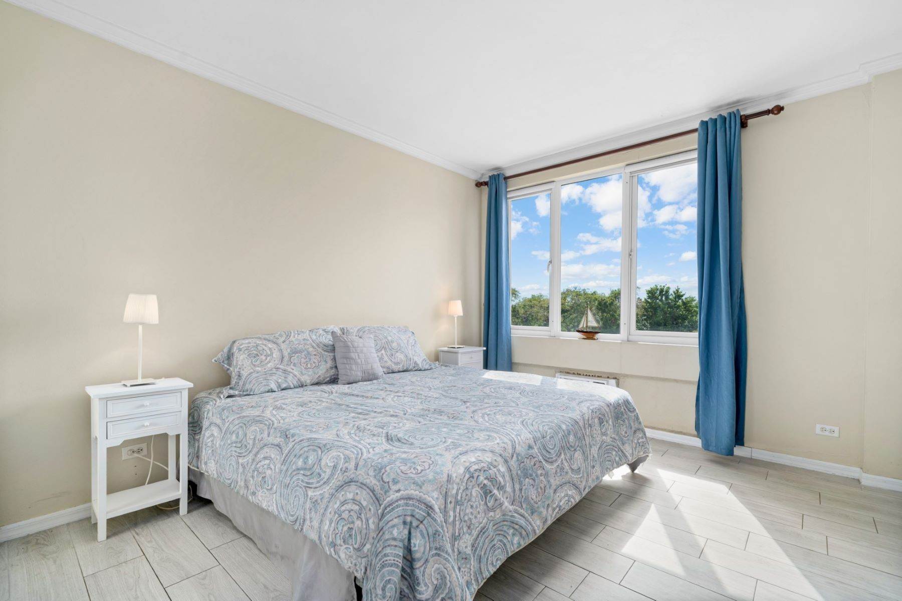 12. Condominiums for Sale at 14 Prospect Ridge Condominiums Prospect Ridge, Nassau and Paradise Island, Bahamas