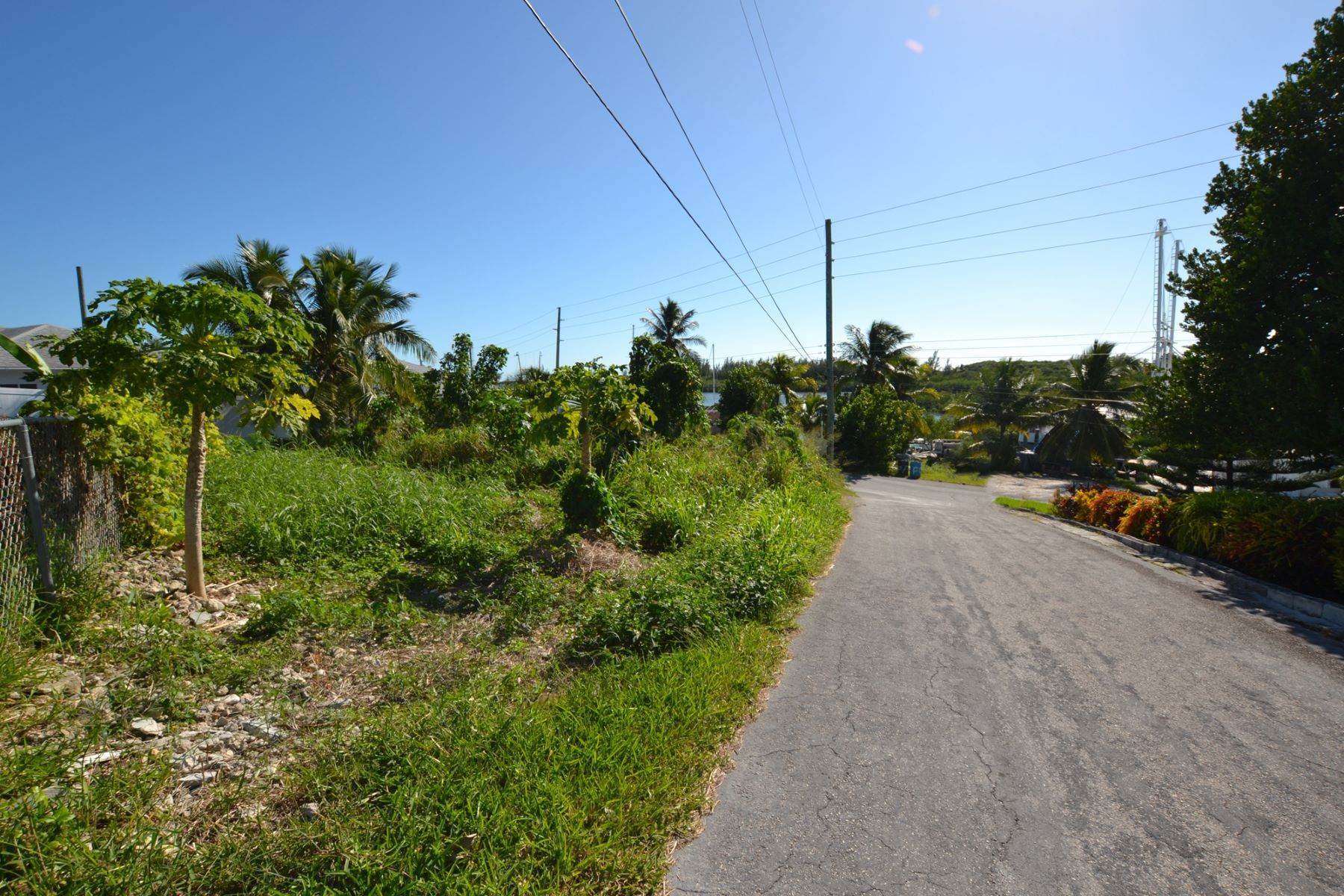 12. Other Residential Homes for Sale at Harbourfront Property with Hillside Lot Spanish Wells, Eleuthera, Bahamas