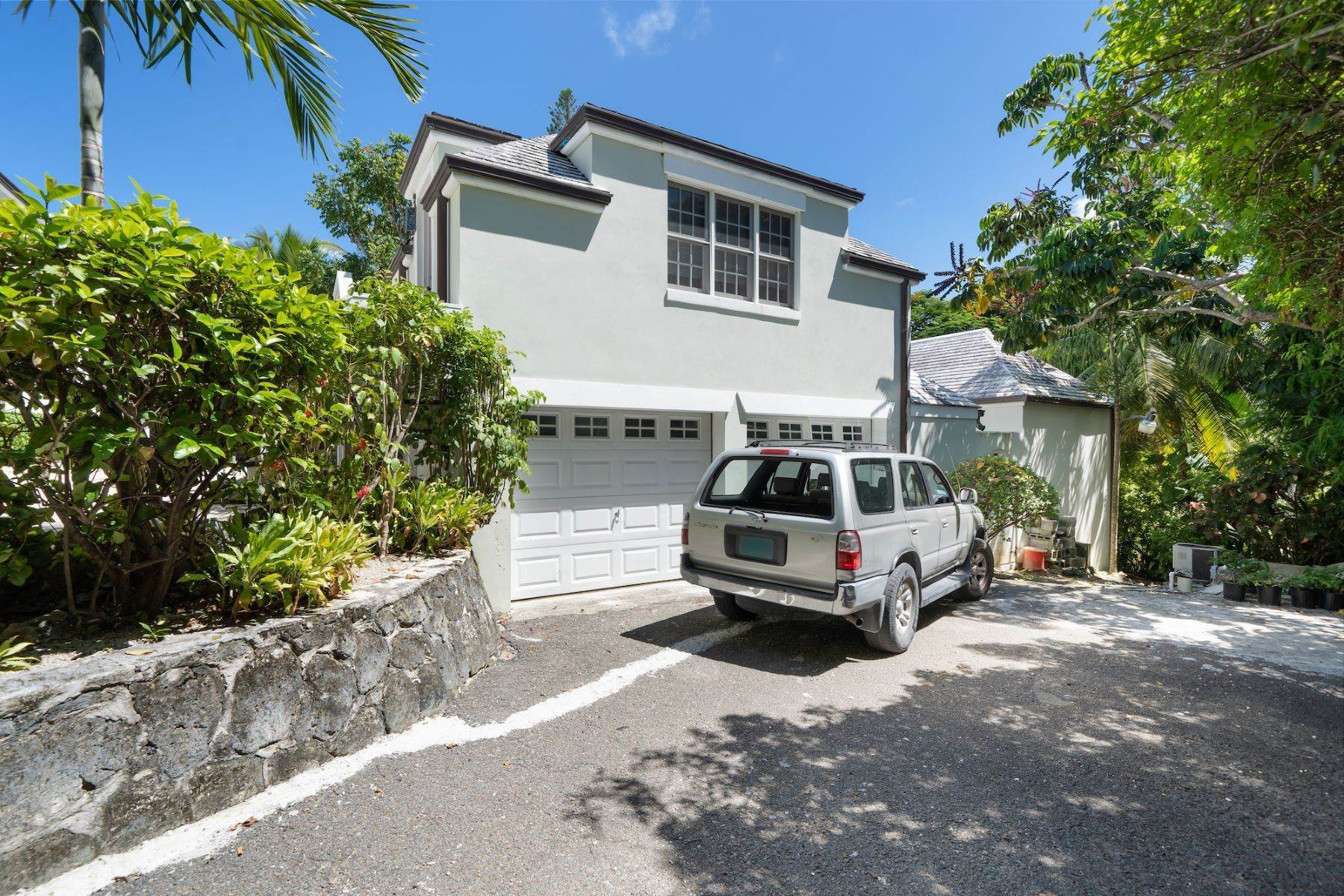 31. Single Family Homes at Eastern Road, Nassau and Paradise Island, Bahamas