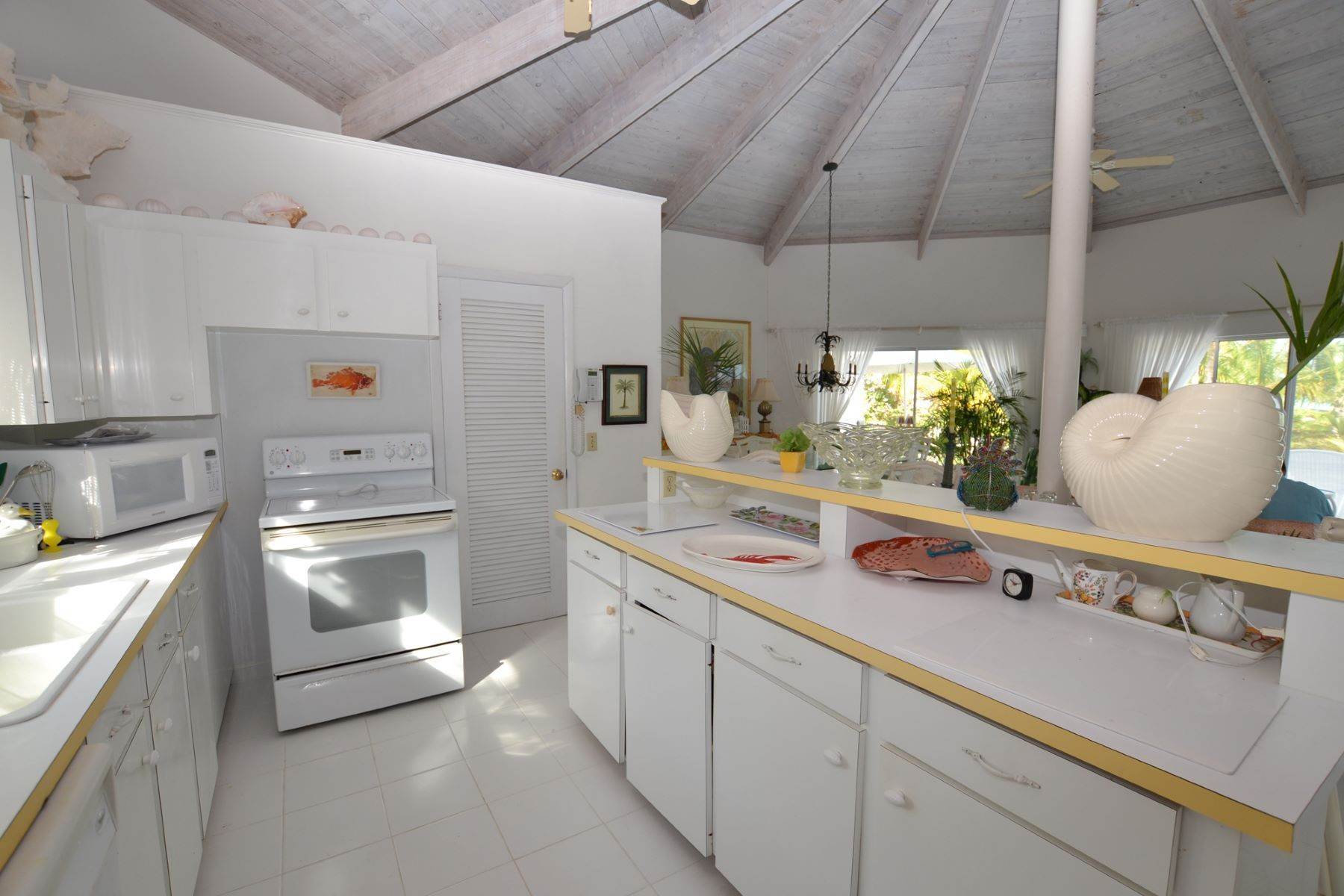 14. Single Family Homes for Sale at Windsong Spanish Wells, Eleuthera, Bahamas