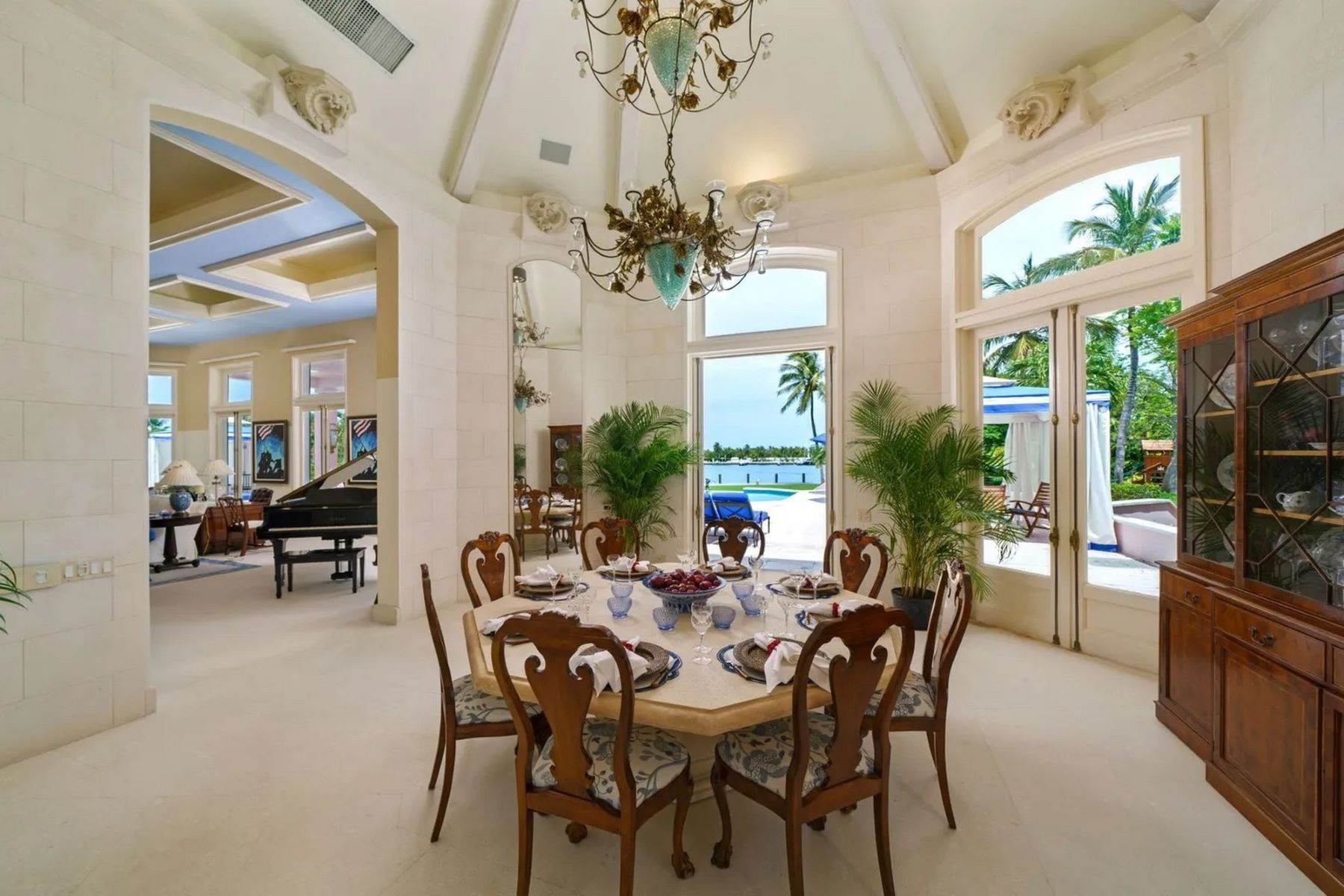 10. Single Family Homes for Sale at Lyford Cay, Nassau and Paradise Island, Bahamas