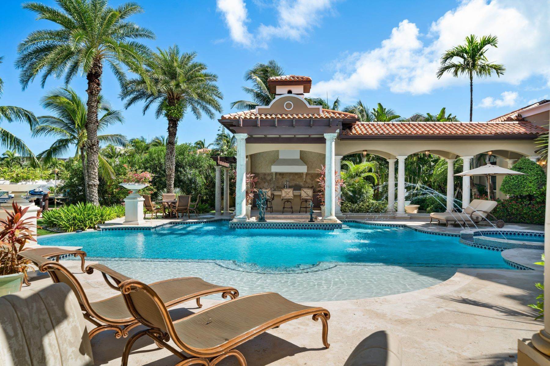 20. Single Family Homes for Sale at Villa Florentine, Ocean Club Estates Ocean Club Estates, Paradise Island, Nassau and Paradise Island, Bahamas