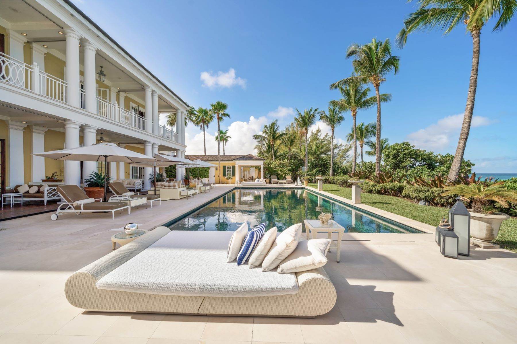 5. Single Family Homes for Sale at Pembroke House, Ocean Club Estates Ocean Club Estates, Paradise Island, Nassau and Paradise Island, Bahamas