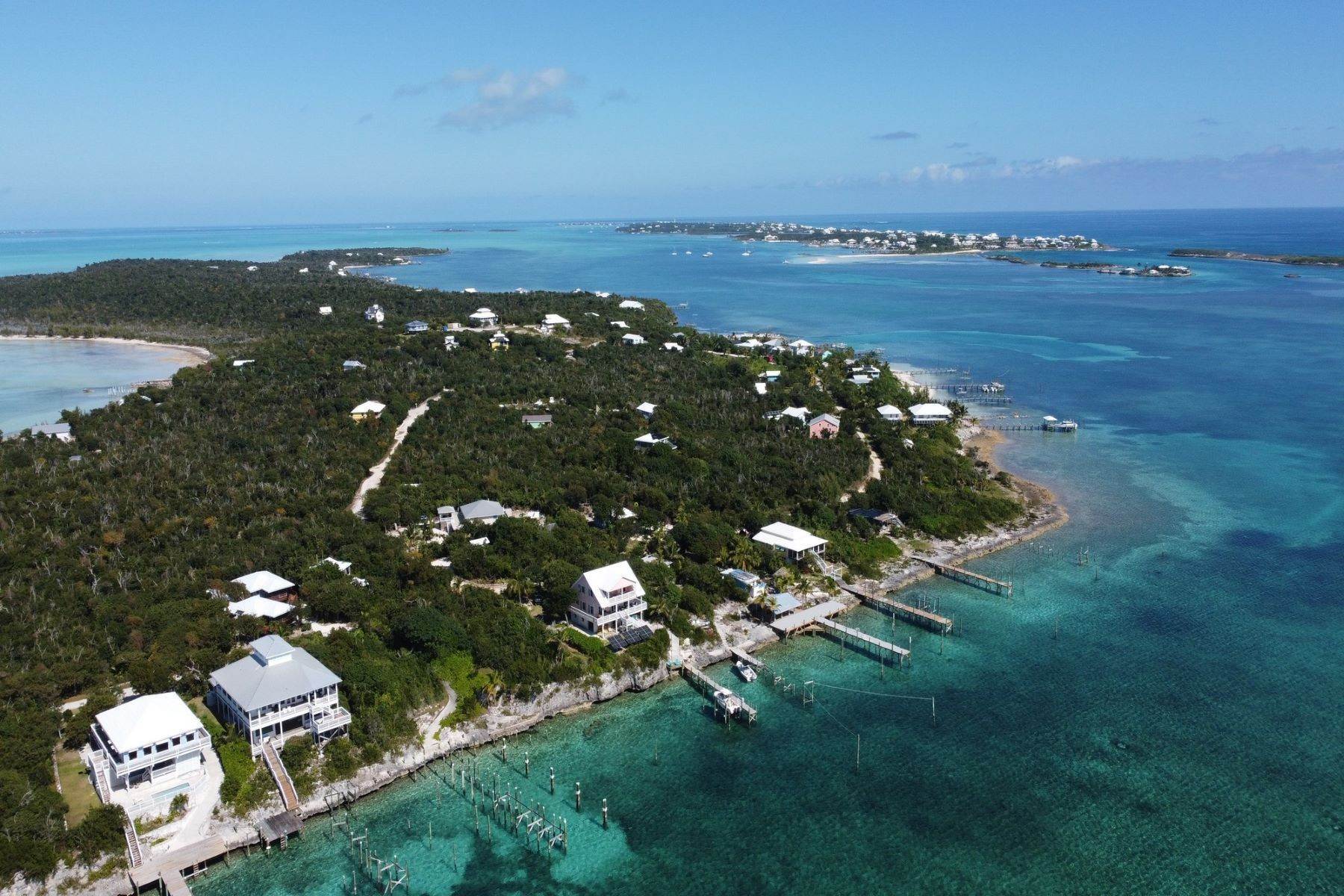 3. Single Family Homes pour l Vente à Abaco Ocean Club, Lubbers Quarters, Abaco, Bahamas