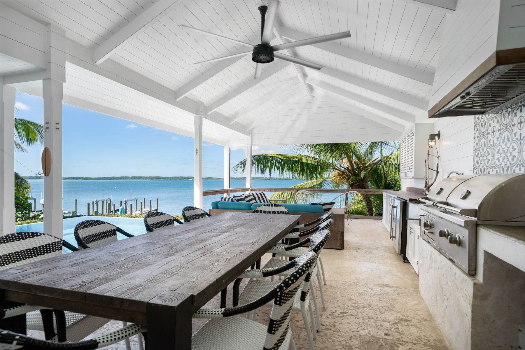 16. Single Family Homes for Sale at Harbour Island, Eleuthera, Bahamas