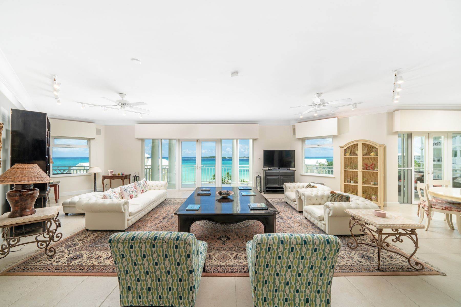 13. Condominiums für Verkauf beim Bayroc, Cable Beach, New Providence/Nassau, Bahamas