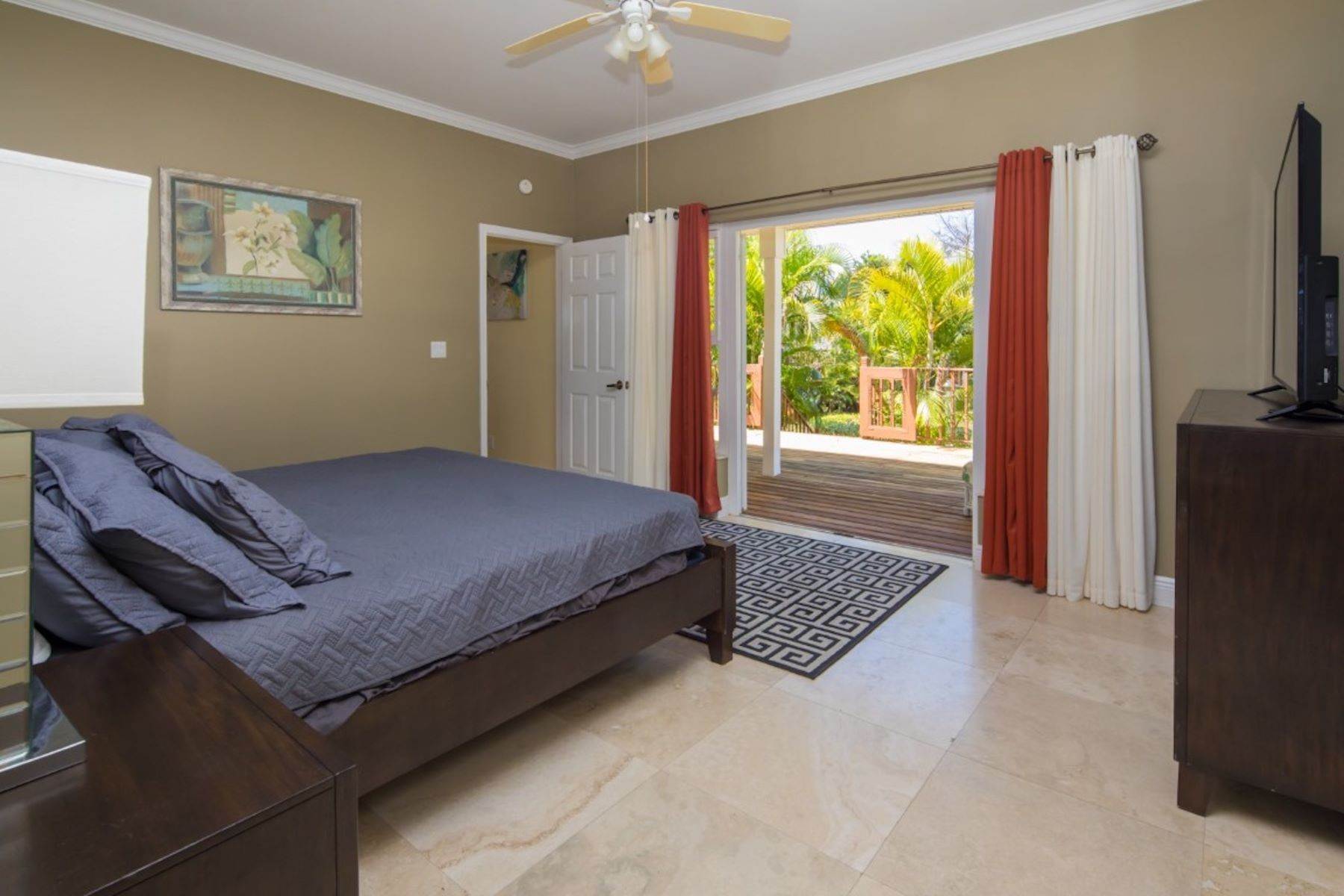 18. Single Family Homes for Sale at Lucaya, Freeport and Grand Bahama, Bahamas