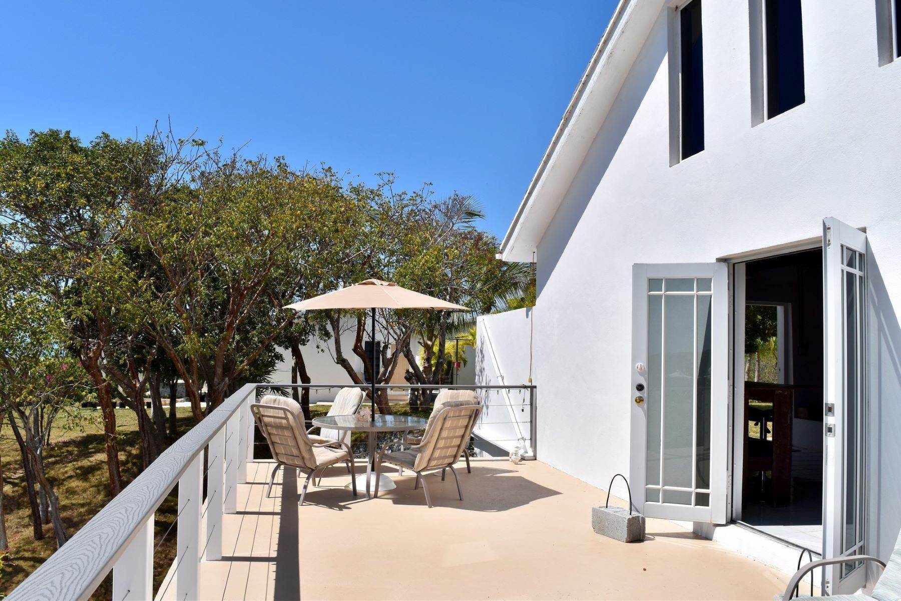 16. Single Family Homes por un Venta en Remodeled Home with Stunning Sea Views and Three-Bay Garage Oleander Gardens, Gregory Town, Eleuthera, Bahamas