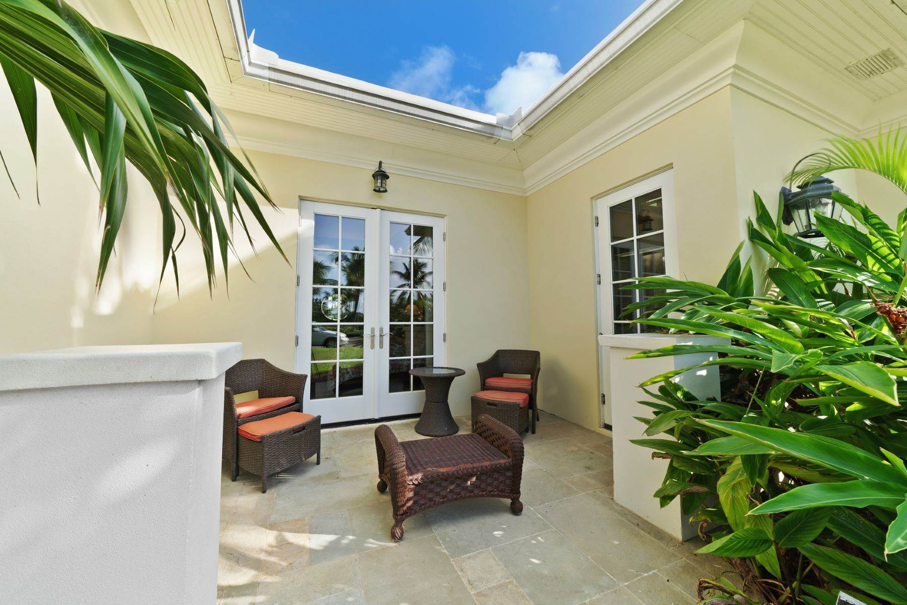 33. Single Family Homes pour l Vente à Ocean Club Estates, Paradise Island, New Providence/Nassau, Bahamas