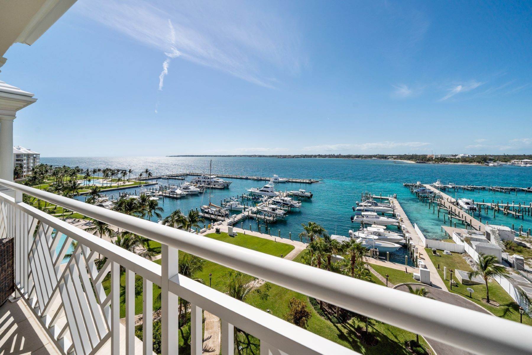 11. Single Family Homes for Sale at Ocean Club Residences and Marina, Paradise Island, Nassau and Paradise Island, Bahamas