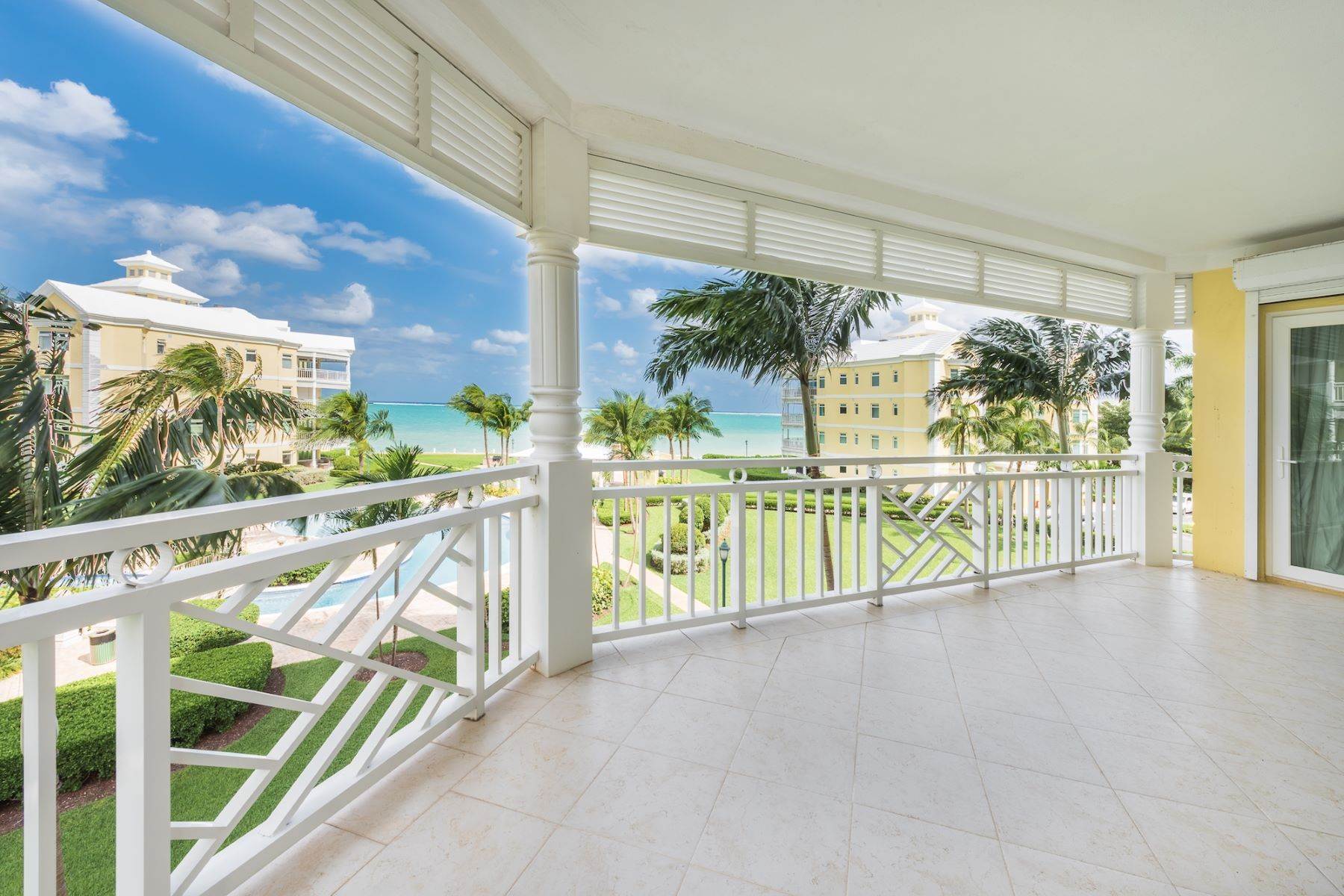 Condominiums por un Venta en Bayroc, Roc Tower Bayroc, Cable Beach, Nueva Providencia / Nassau, Bahamas