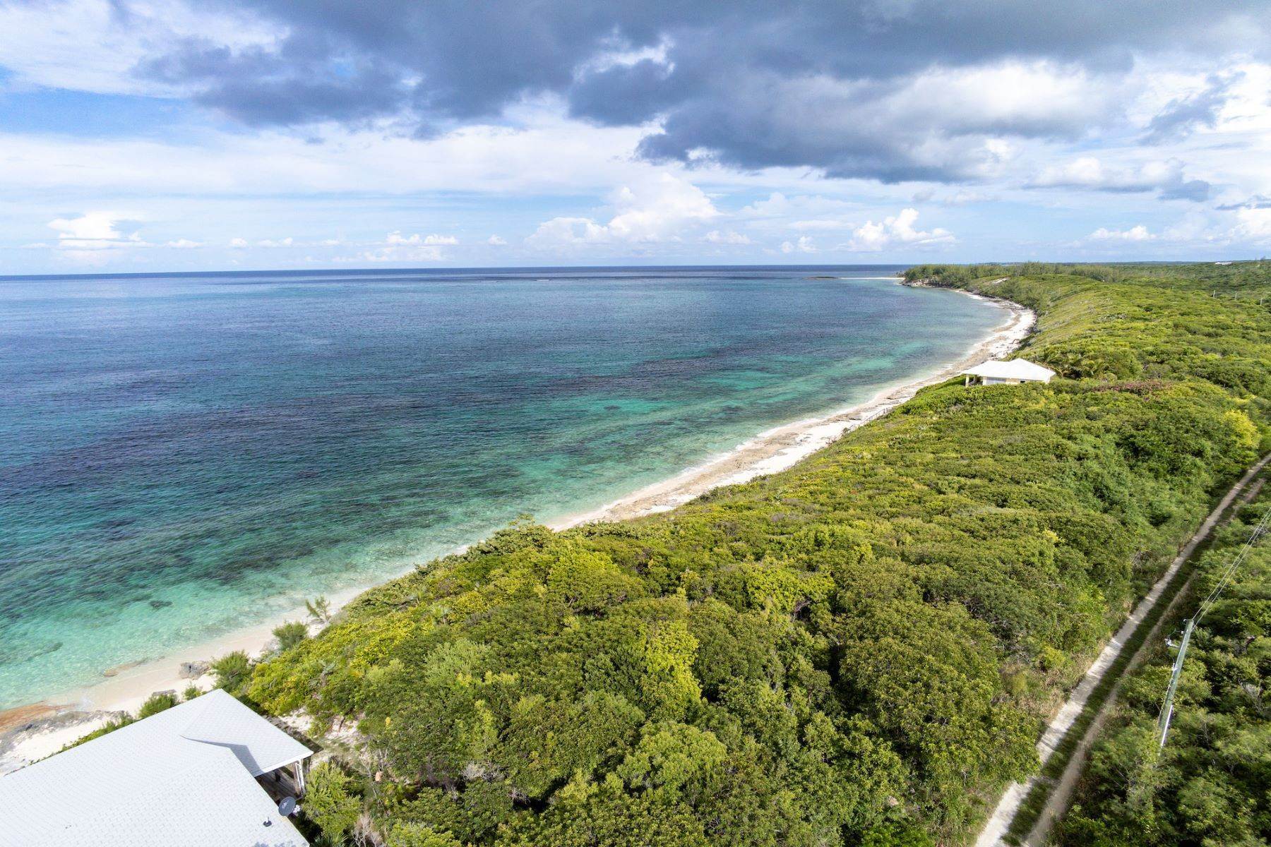 3. Terreno por un Venta en 7.9 acre parcel on the Atlantic Ocean side situate Northwest of Governors Harbou Balara Bay, Governors Harbour, Eleuthera, Bahamas