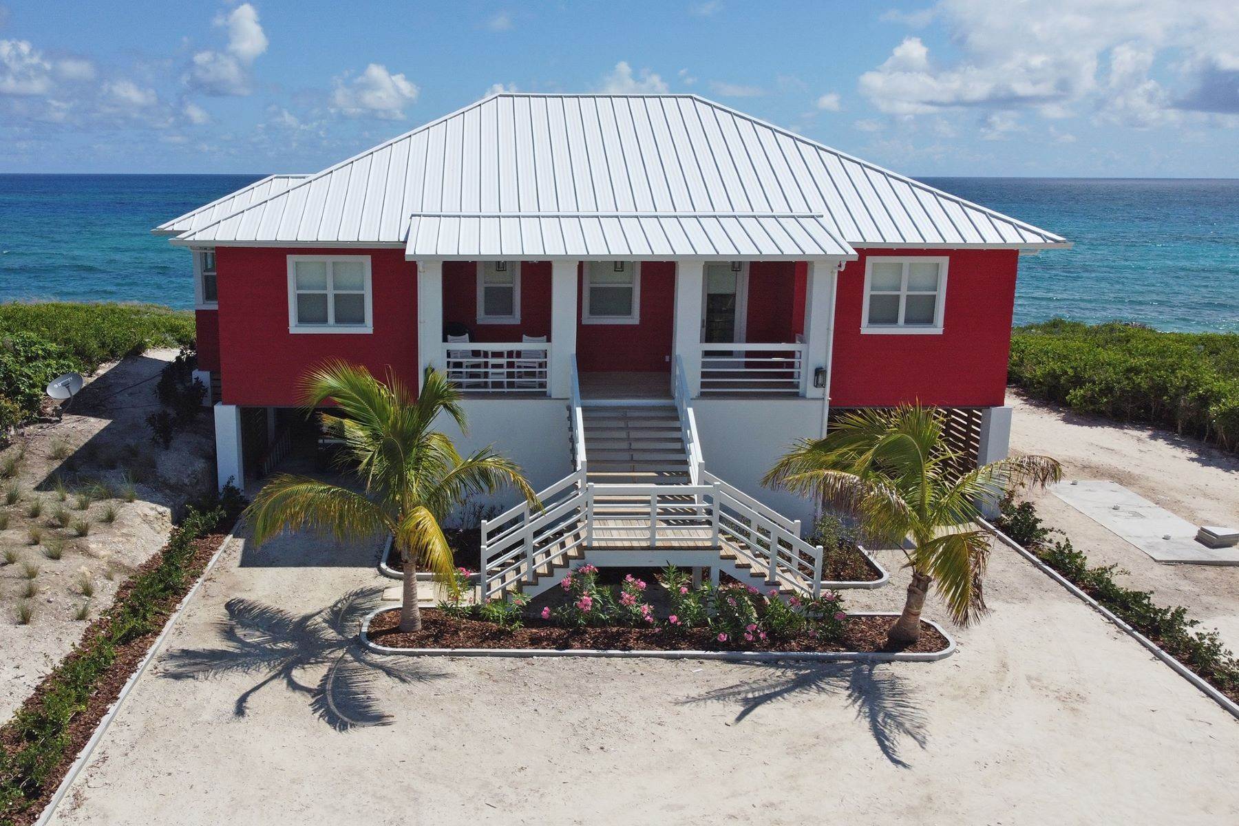 2. Single Family Homes pour l Vente à Dolphin Beach Estates, Guana Cay, Abaco, Bahamas