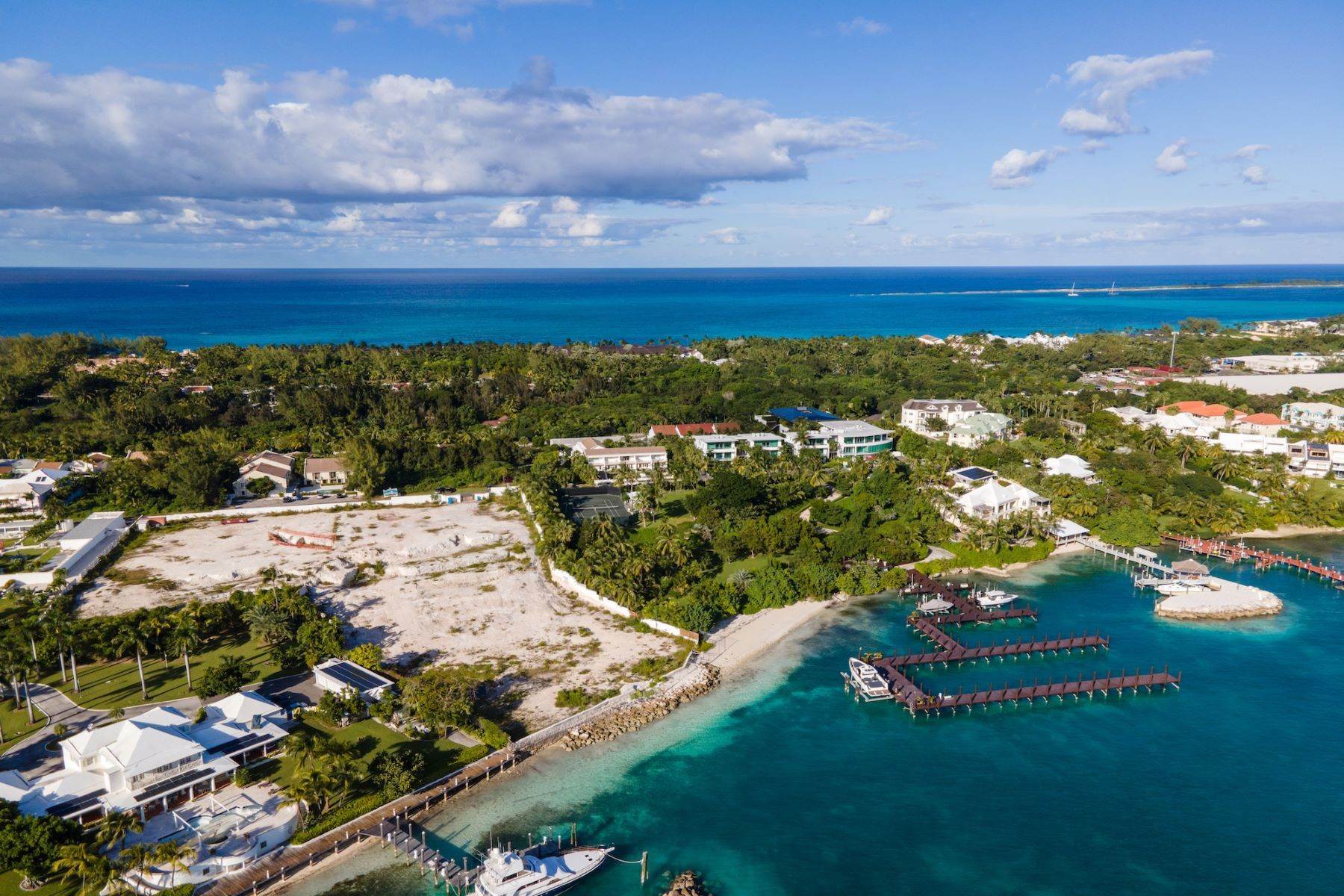 4. Terreno por un Venta en Corner Lot 8 Bay View Drive & Bay View Lane Paradise Island, Nueva Providencia / Nassau, Bahamas