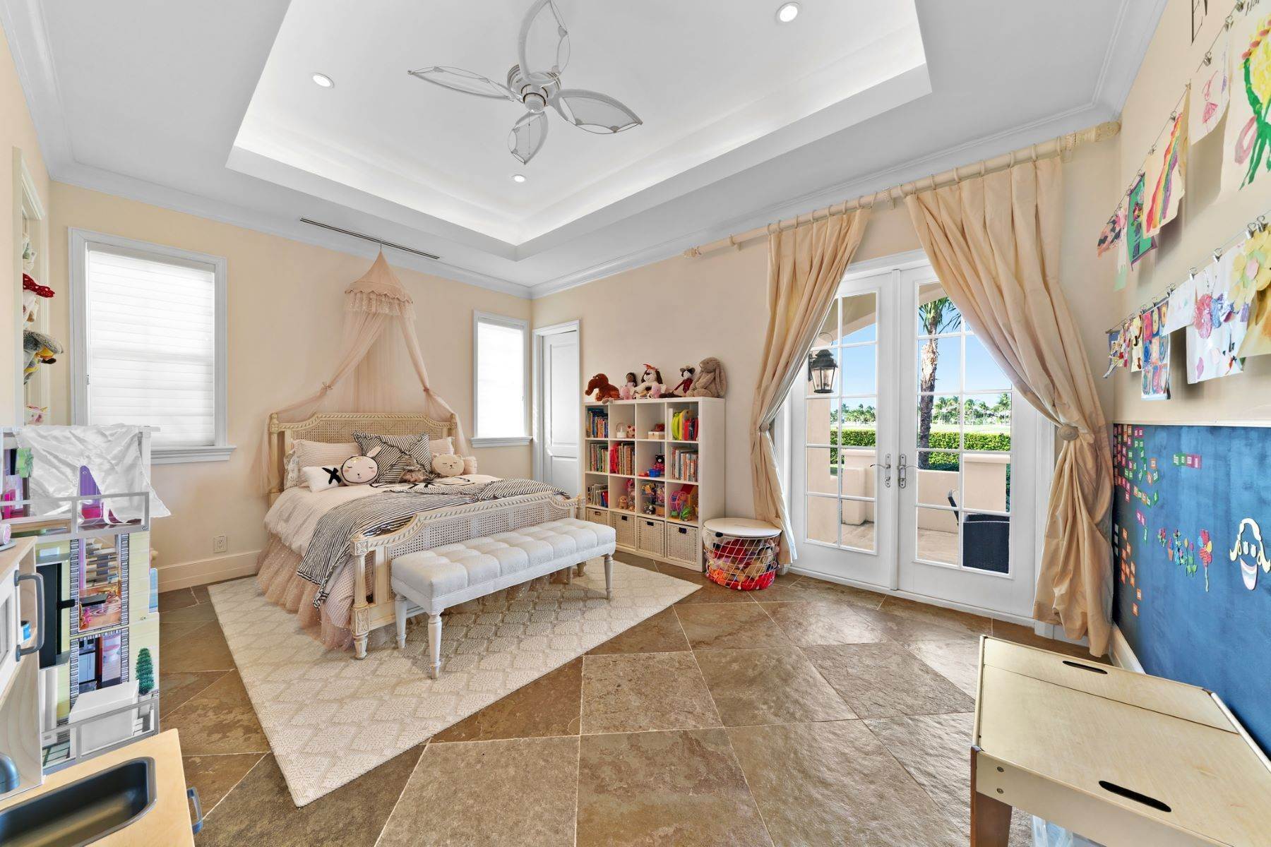 27. Single Family Homes pour l Vente à Ocean Club Estates, Paradise Island, New Providence/Nassau, Bahamas
