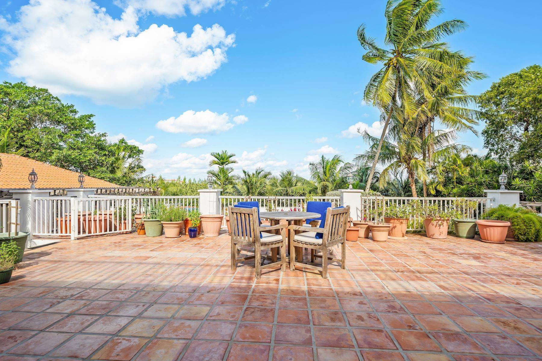 9. Single Family Homes for Sale at Prospect Ridge, Nassau and Paradise Island, Bahamas