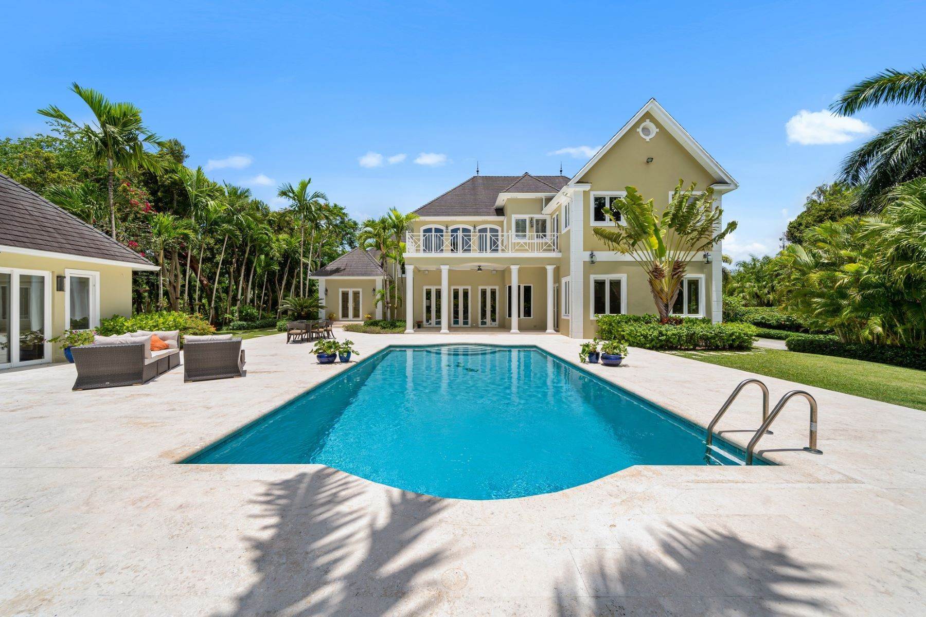 24. Single Family Homes for Sale at Lyford Cay, Nassau and Paradise Island, Bahamas
