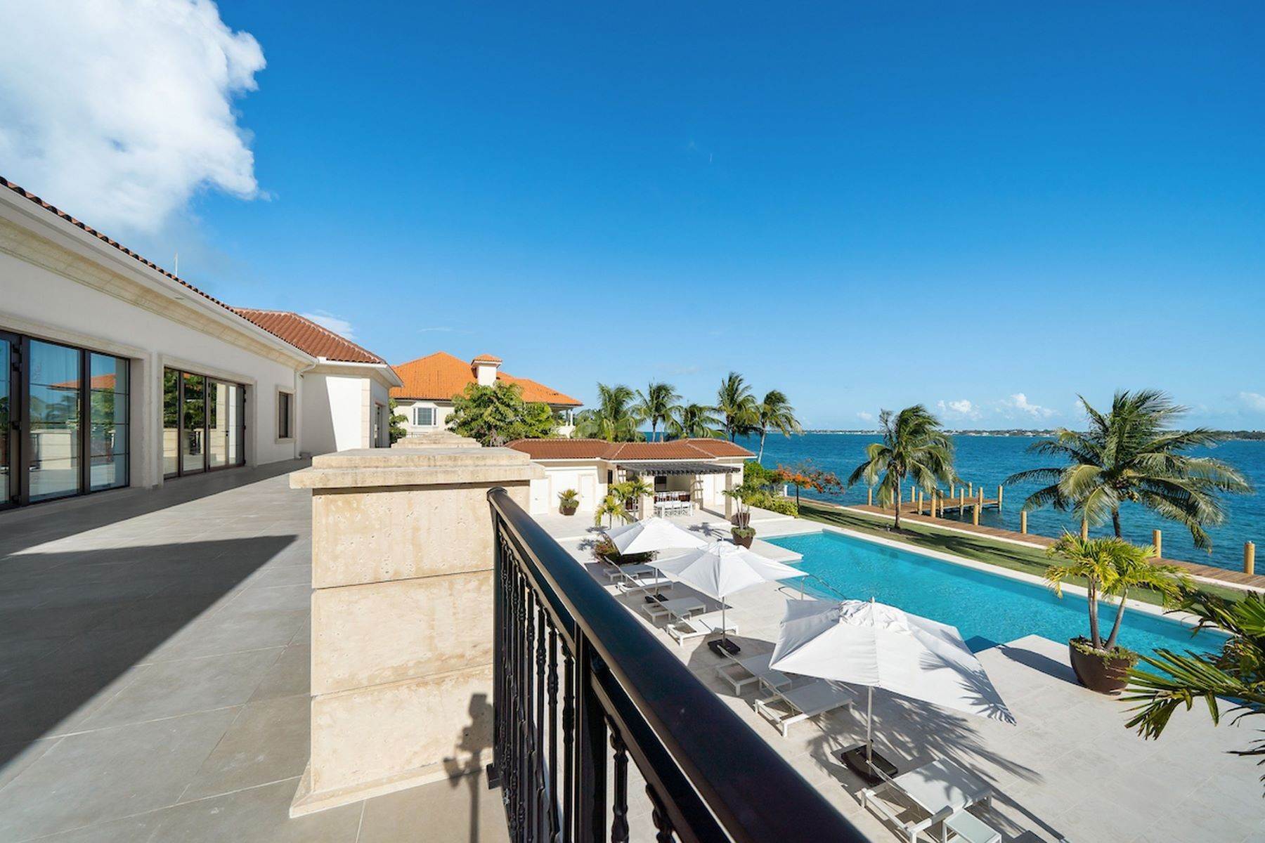 38. Single Family Homes for Sale at Harbour Way Paradise Island, Nassau and Paradise Island, Bahamas