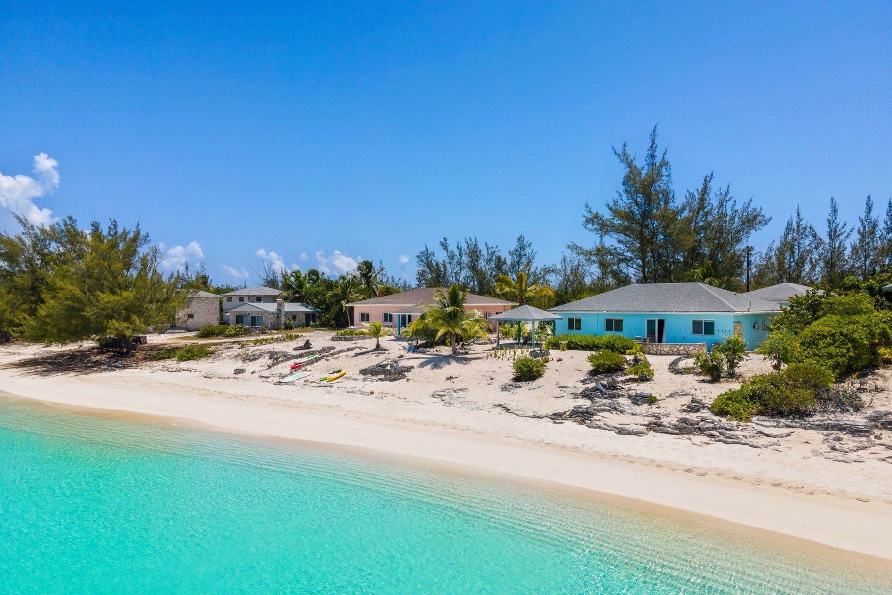 27. Single Family Homes for Sale at Baybreeze House in Bennett's Harbour Cat Island, Cat Island, Bahamas