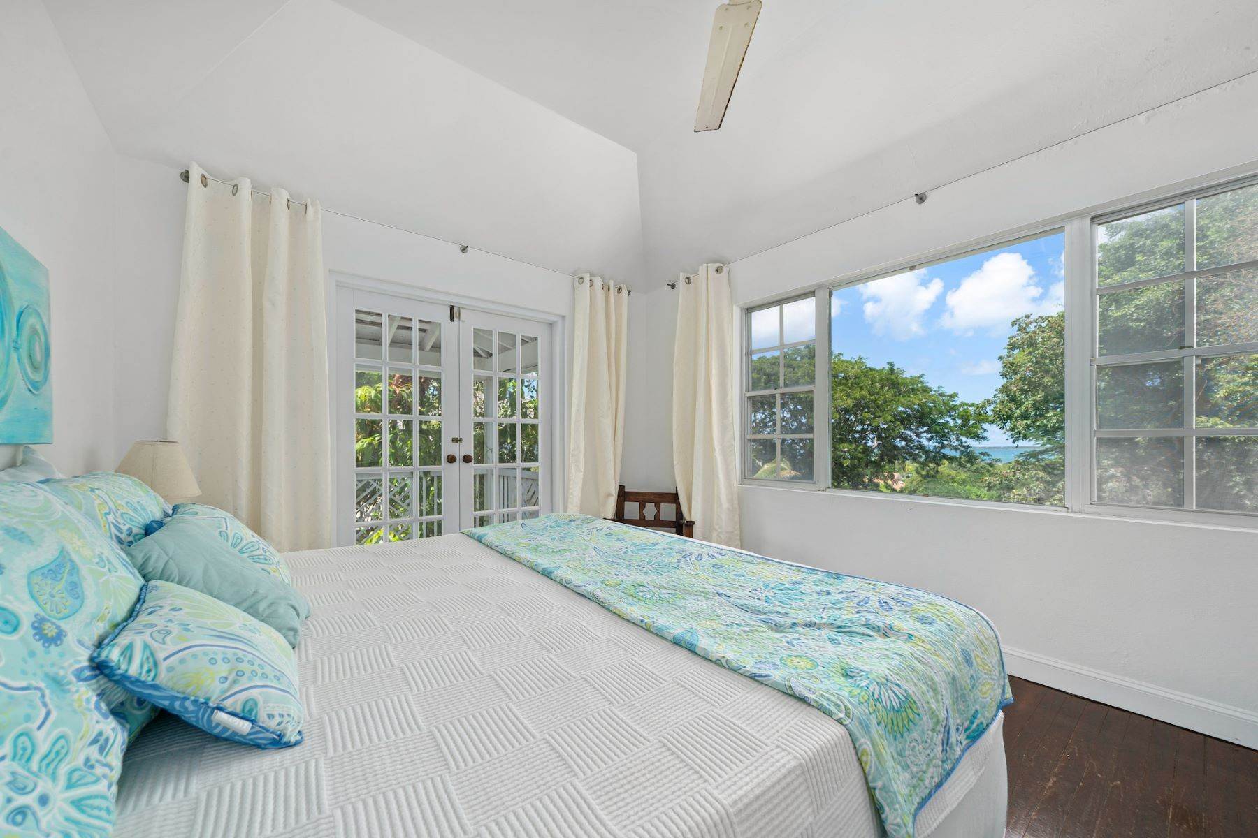 28. Single Family Homes at Eastern Road, Nassau and Paradise Island, Bahamas