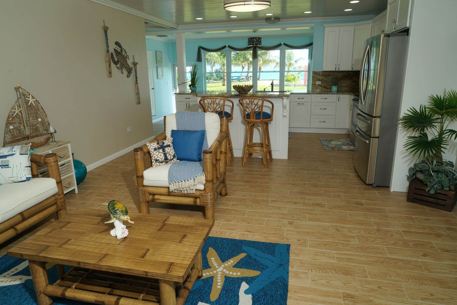 8. Single Family Homes pour l Vente à Seas the Day - Beachfront Spanish Wells, Eleuthera, Bahamas