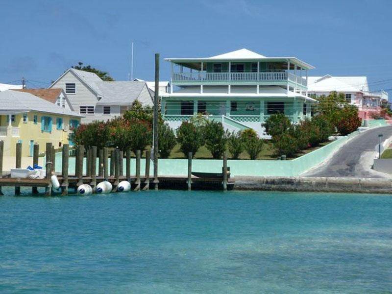 1. Single Family Homes pour l Vente à Harbour View - Great Harbour Views & Private Dock Spanish Wells, Eleuthera, Bahamas